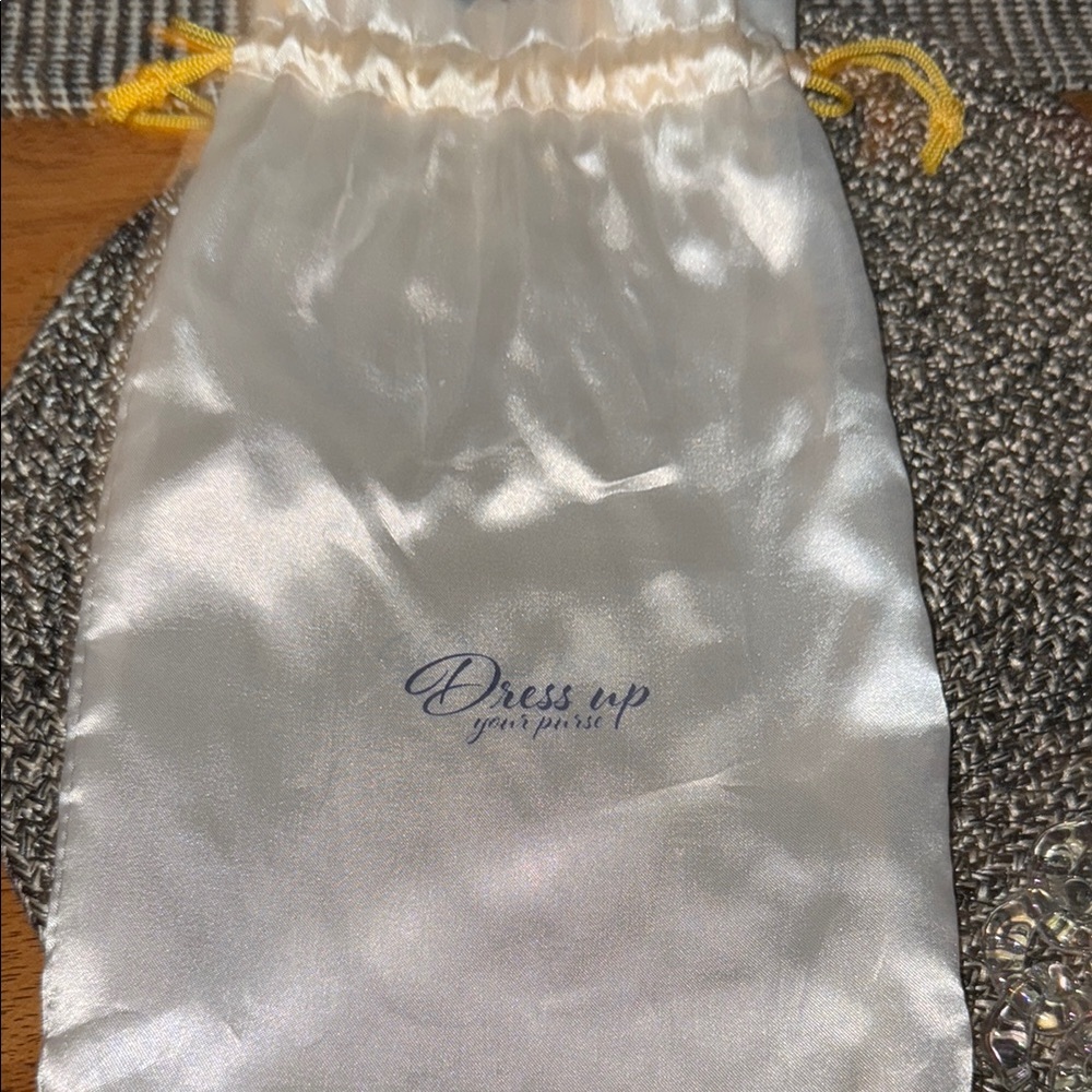 Cream Clutch with Gold Chain Strap and Textured Leather - Picture 8 of 9